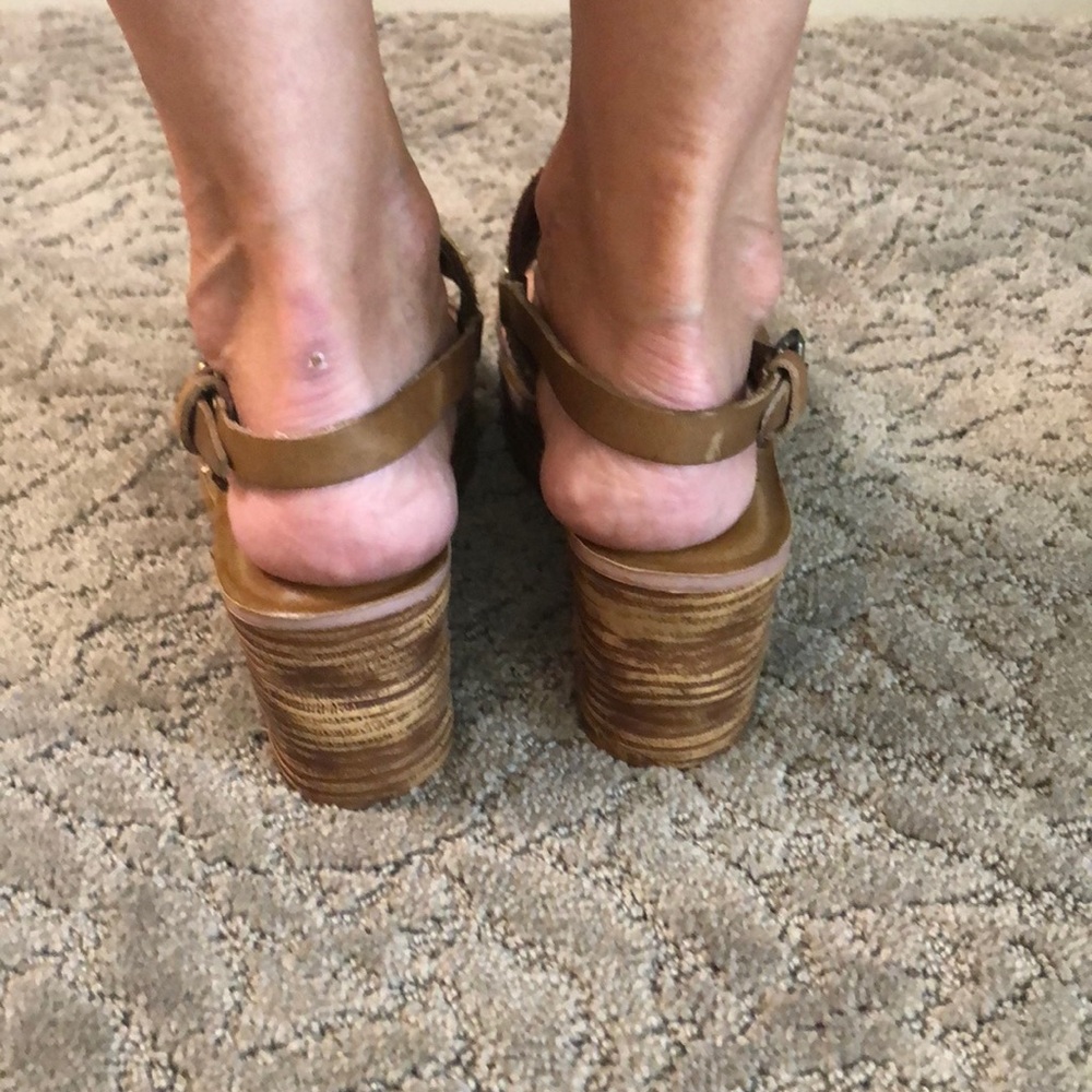OTBT WEDGES SIZE 61/2 - Picture 4 of 5